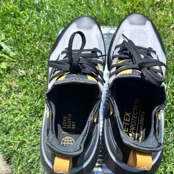 adidas Women's Sneakers - Black and Yellow - Picture 4 of 8